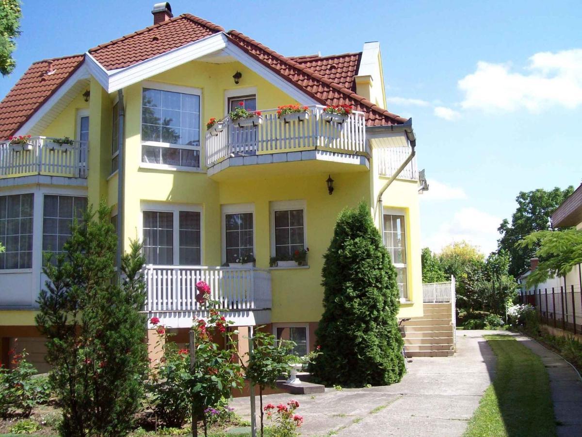 Apartment Siofok, Lake Balaton 1 Buitenkant foto